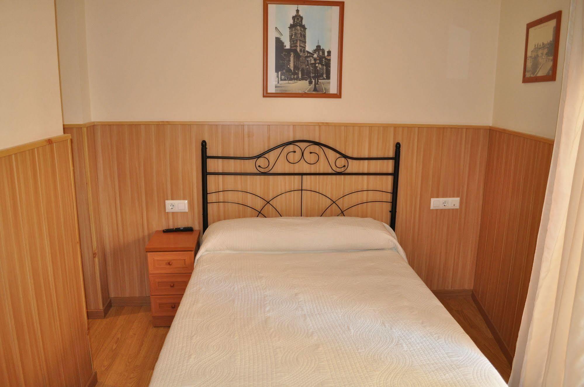 Hostal Alcazaba เตรูเอล ภายนอก รูปภาพ